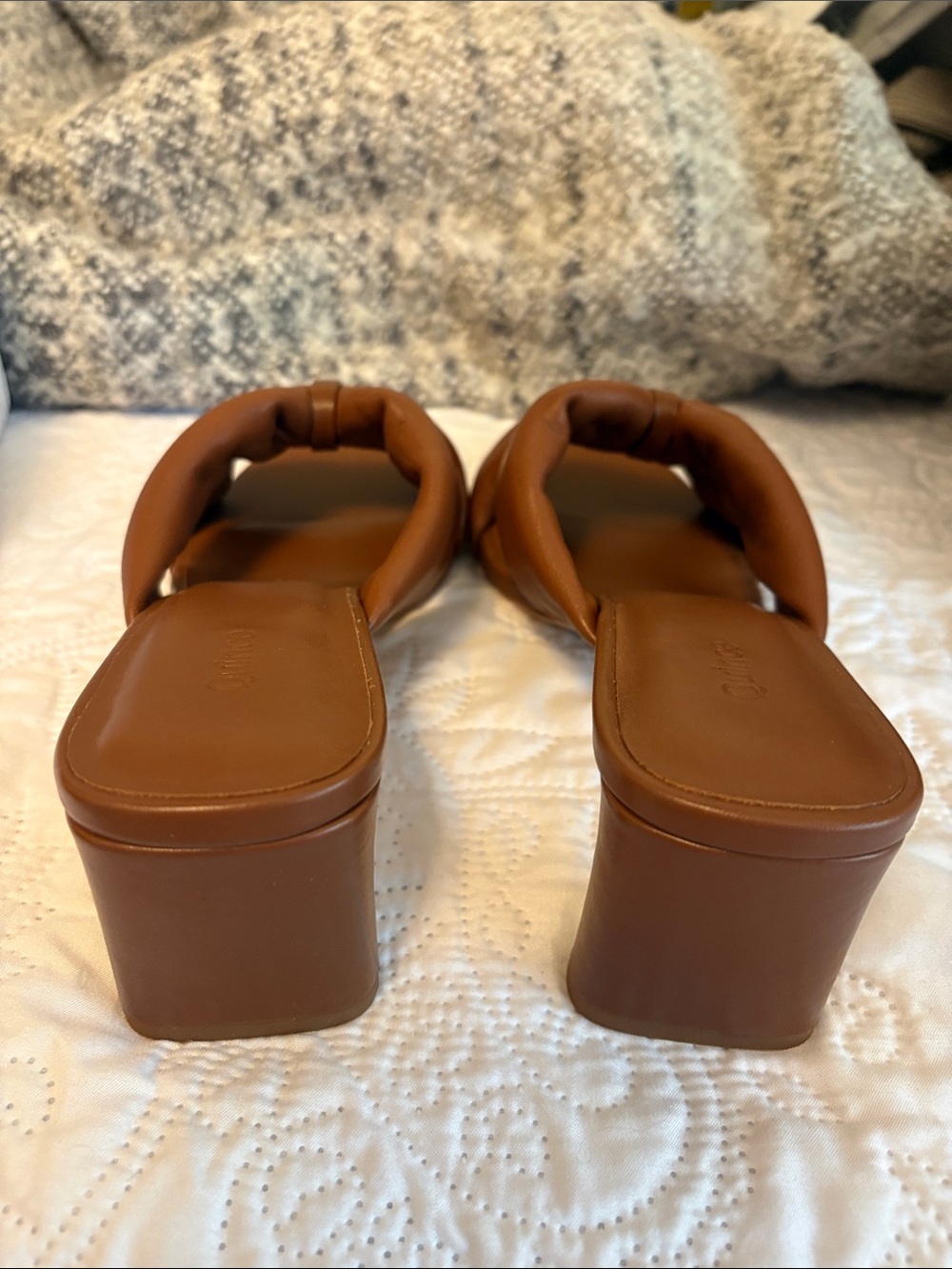 NWT! Quince Italian Leather Twist Mid Heel Mule - Picture 5 of 9